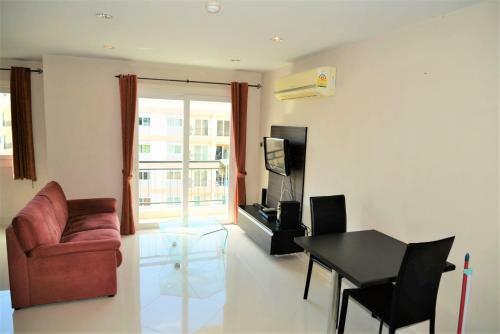 Park Lane Studio Apartment With Swimming Pool View Pattaya