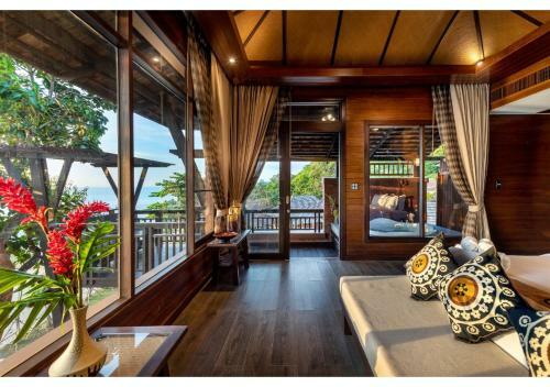 Hotel Nirvana Beach Resort & Spa