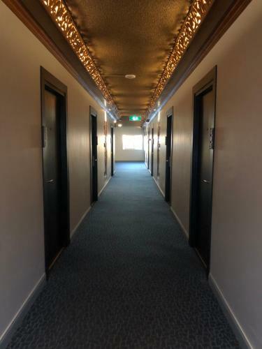 Paramount Palace Hotel Dannok