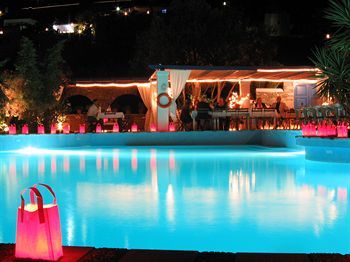 Hotel Lefkes Village