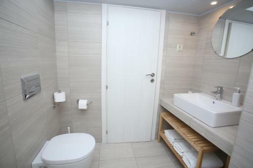 Hostal Lykomides