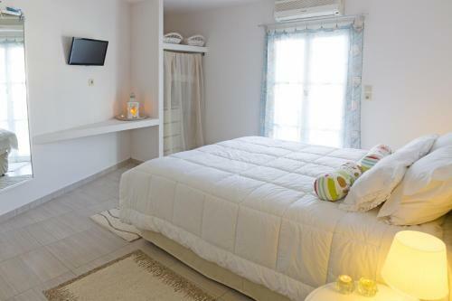 Hostal Lykomides