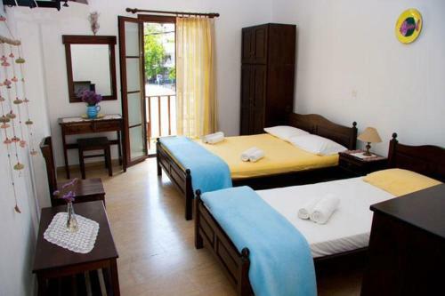 Hostal Lykomides