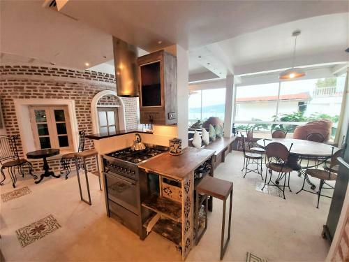Sea Cave Villa