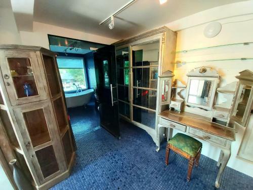 Sea Cave Villa