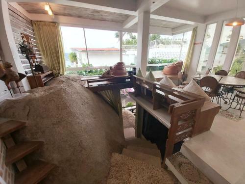 Sea Cave Villa