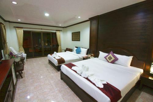 Baan Veerakit Hotel