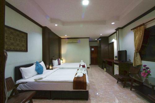 Baan Veerakit Hotel