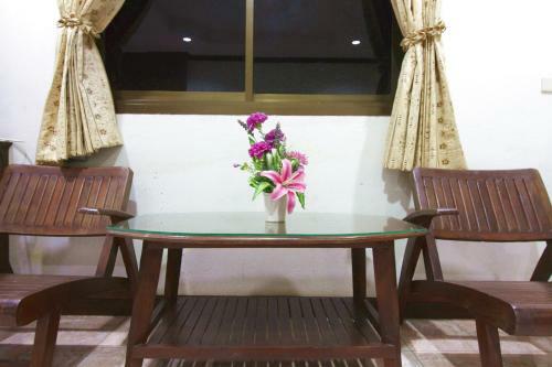 Baan Veerakit Hotel