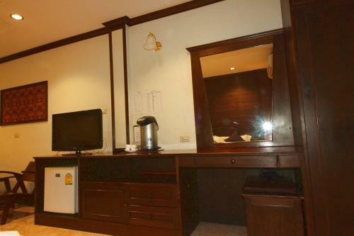 Baan Veerakit Hotel