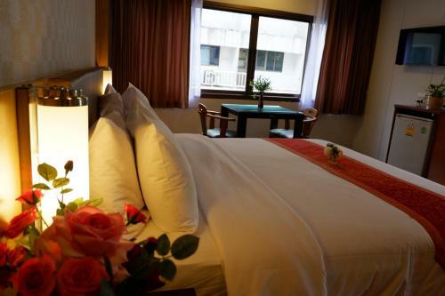 Hotel Dynasty Inn
