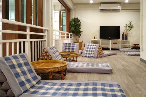 Fun Cafe & Hostel Bangkok