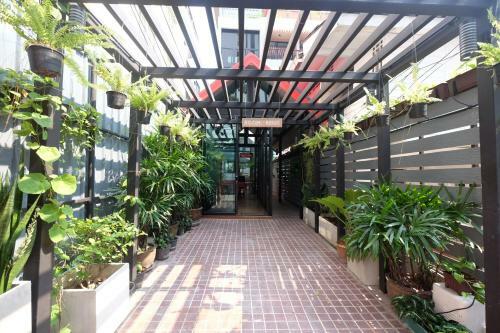 Hotel Red Door