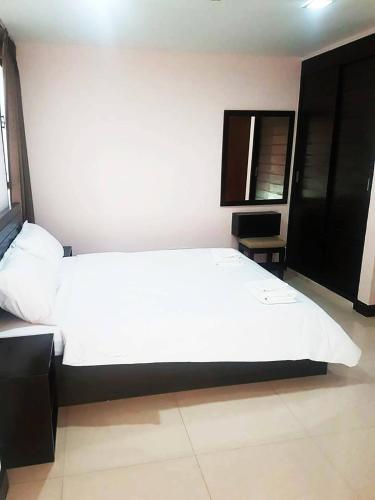Hostal Mok Mek 72