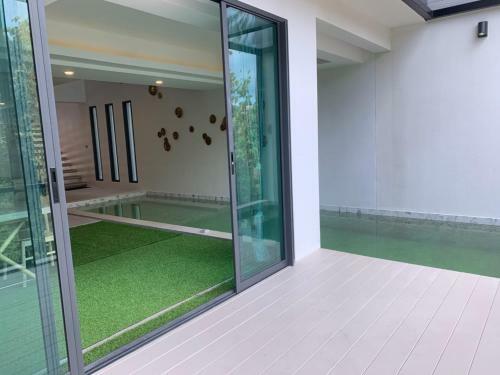 Pause Pool Villa By Replay