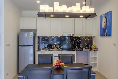 Hotel Surin Beach Residence