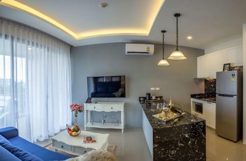 Hotel Surin Beach Residence