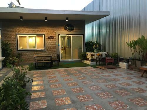 Baan Wararin Hostel