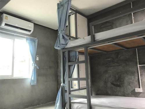 Chomjan Hostel