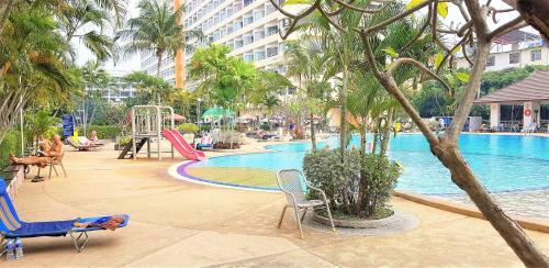 View Talay 1b Sea View Apartment Pattaya
