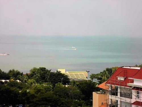 Apartamento The Cliff Pratumnak - 10th Floor Sea View Studio