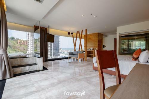 Balihai Bay Pattaya Hotel & Residence
