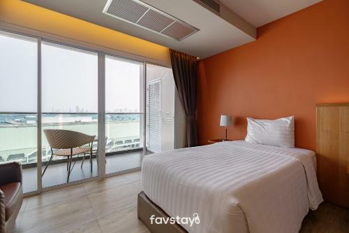 Balihai Bay Pattaya Hotel & Residence