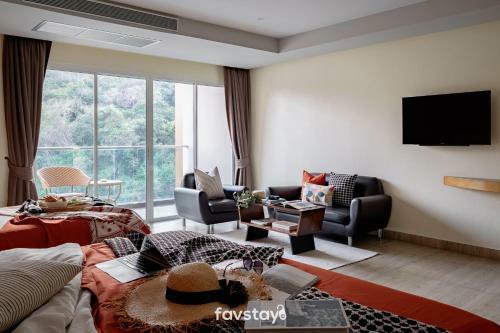 Balihai Bay Pattaya Hotel & Residence