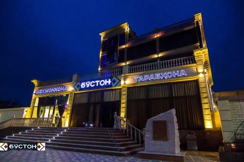 Hotel Buston