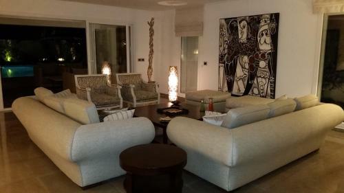 Exceptional Villa Near The Beaches
