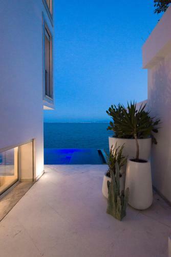 Hostal Maison Dedine