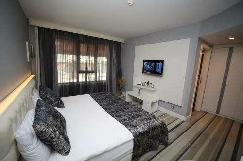 Grand Nora Hotel