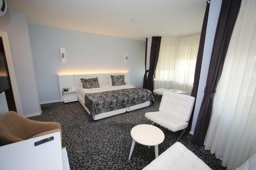 Grand Nora Hotel
