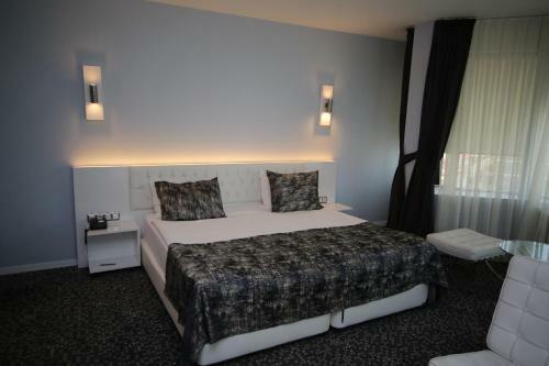 Grand Nora Hotel