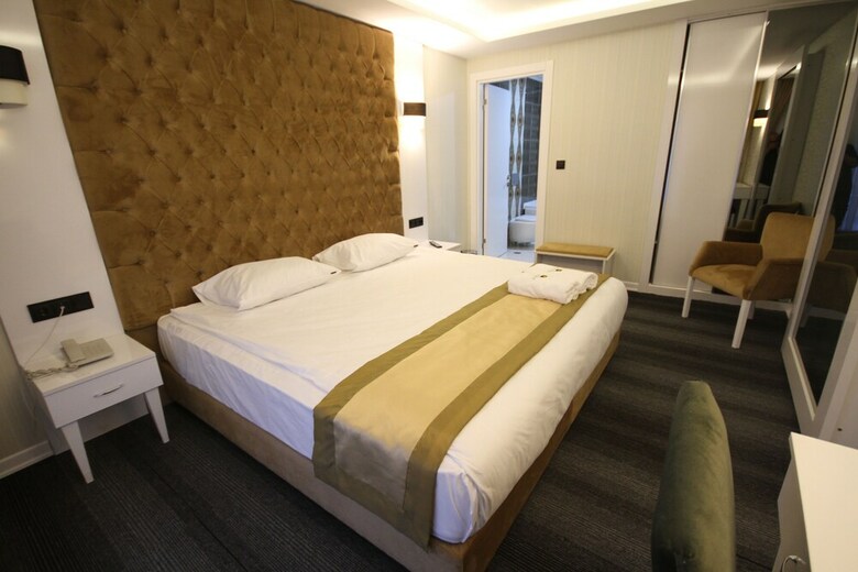 Grand Silay Hotel