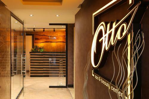 Q Hotel