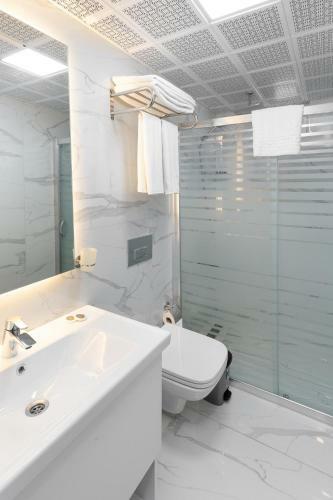 Theluna Suite Hotel