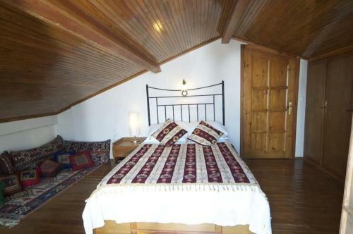 Luxury Spacious, Very Private Villa With Own Pool And Sea Views