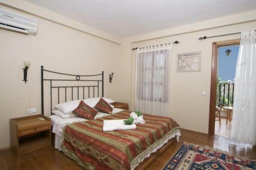 Luxury Spacious, Very Private Villa With Own Pool And Sea Views