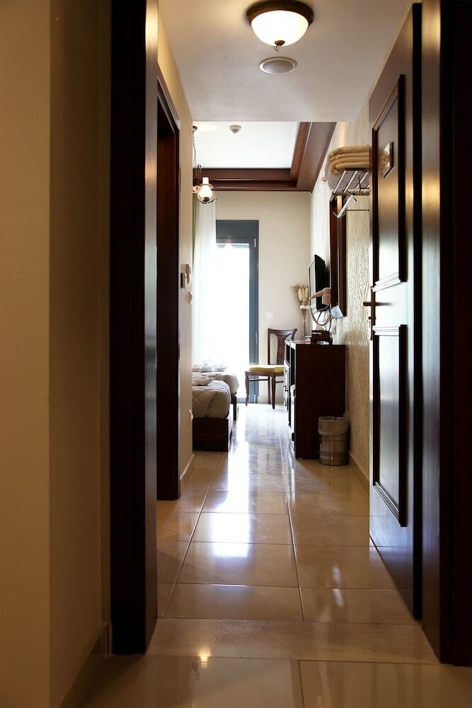 Alexander Hotel Gerakari
