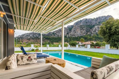 Dalyan Villa Sleeps 8 With Pool Air Con And Wifi