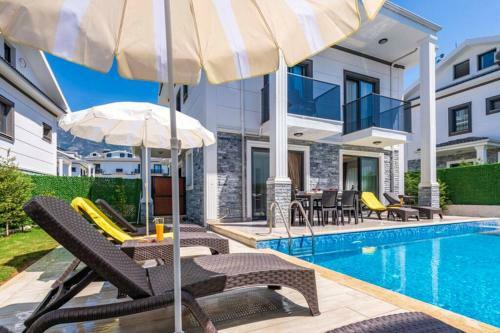 Villa Violet-4 Bedroom Holiday Villa-�l�deniz
