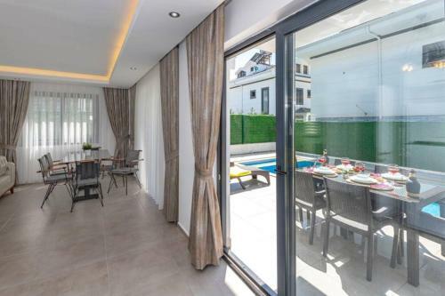 Villa Violet-4 Bedroom Holiday Villa-�l�deniz