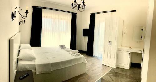 Victoria Hotel And Lounge