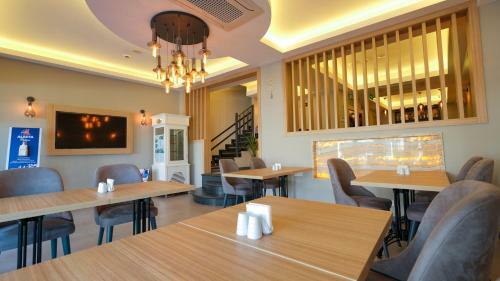 Alesta Midtown Apart Hotel