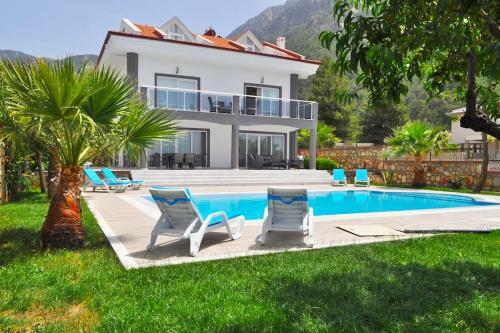 Heights Villa C
