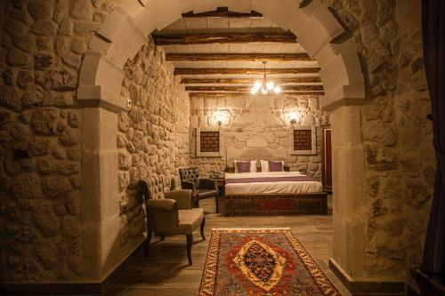 Hotel Ada Cave Suites