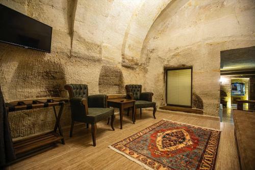 Hotel Ada Cave Suites