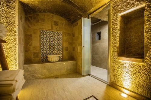 Hotel Ada Cave Suites