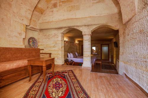 Hotel Ada Cave Suites